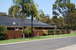 واجهة المنشأة