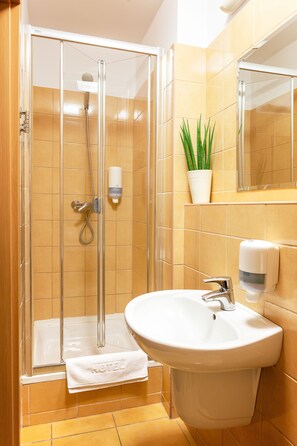 Comfort Double Room | Premium bedding, in-room safe, iron/ironing board - Hotel Zawisza (Bydgoszcz)