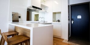 Fridge, microwave, electric kettle - Lapis Hotel (Namhae)