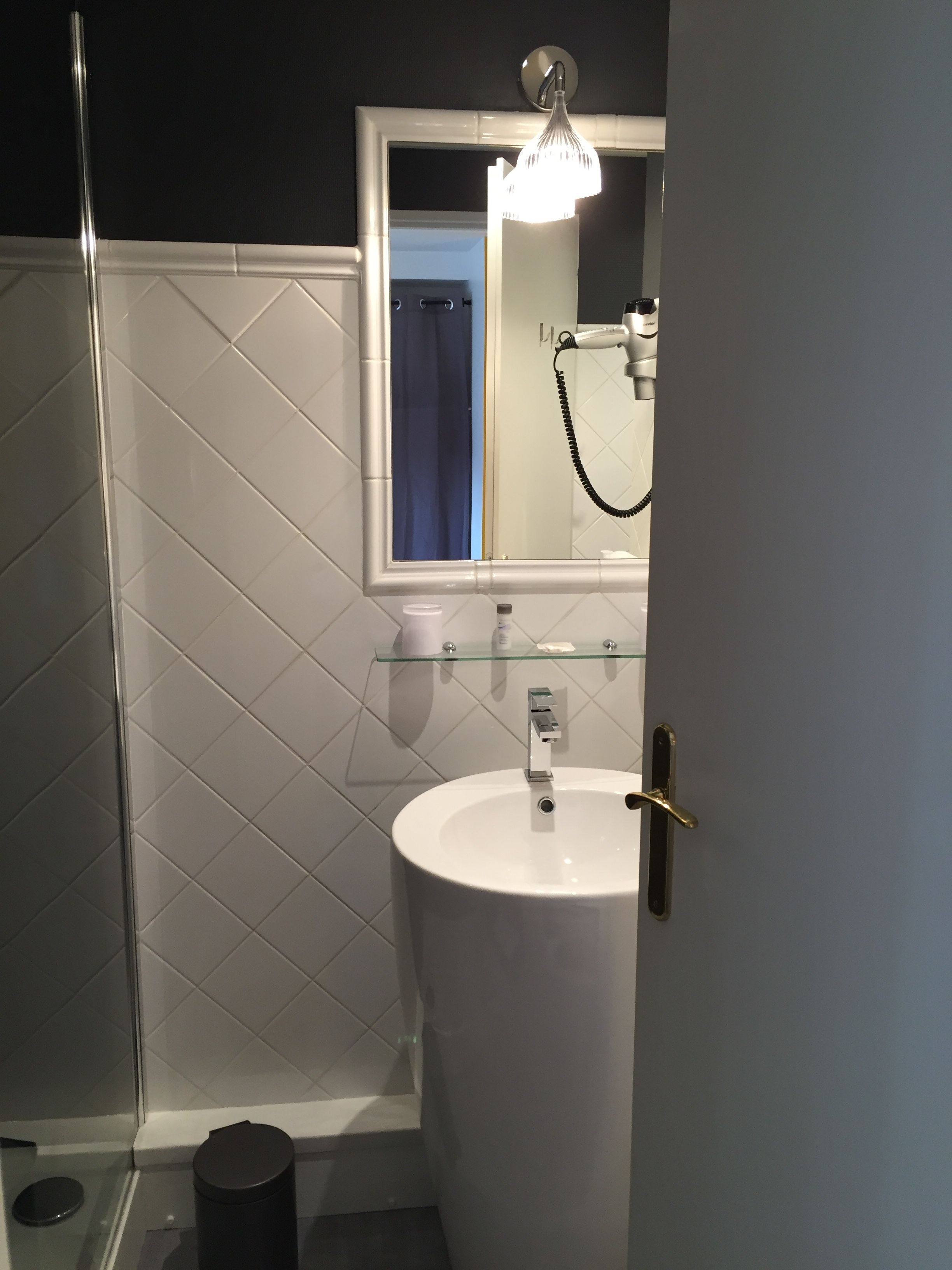 free toiletries, hair dryer