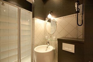 Double Room | Bathroom