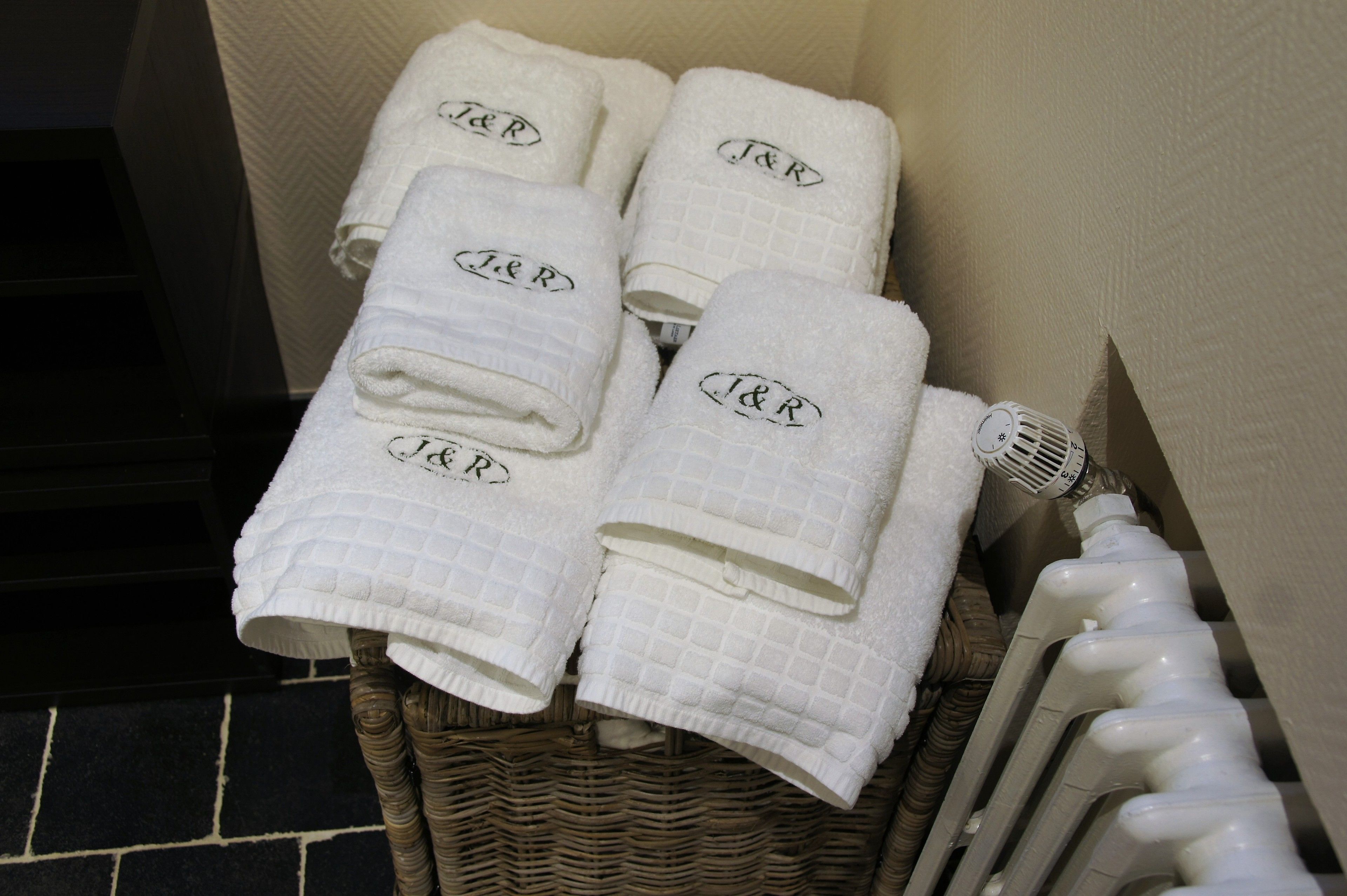 shower, rainfall showerhead, free toiletries, bathrobes