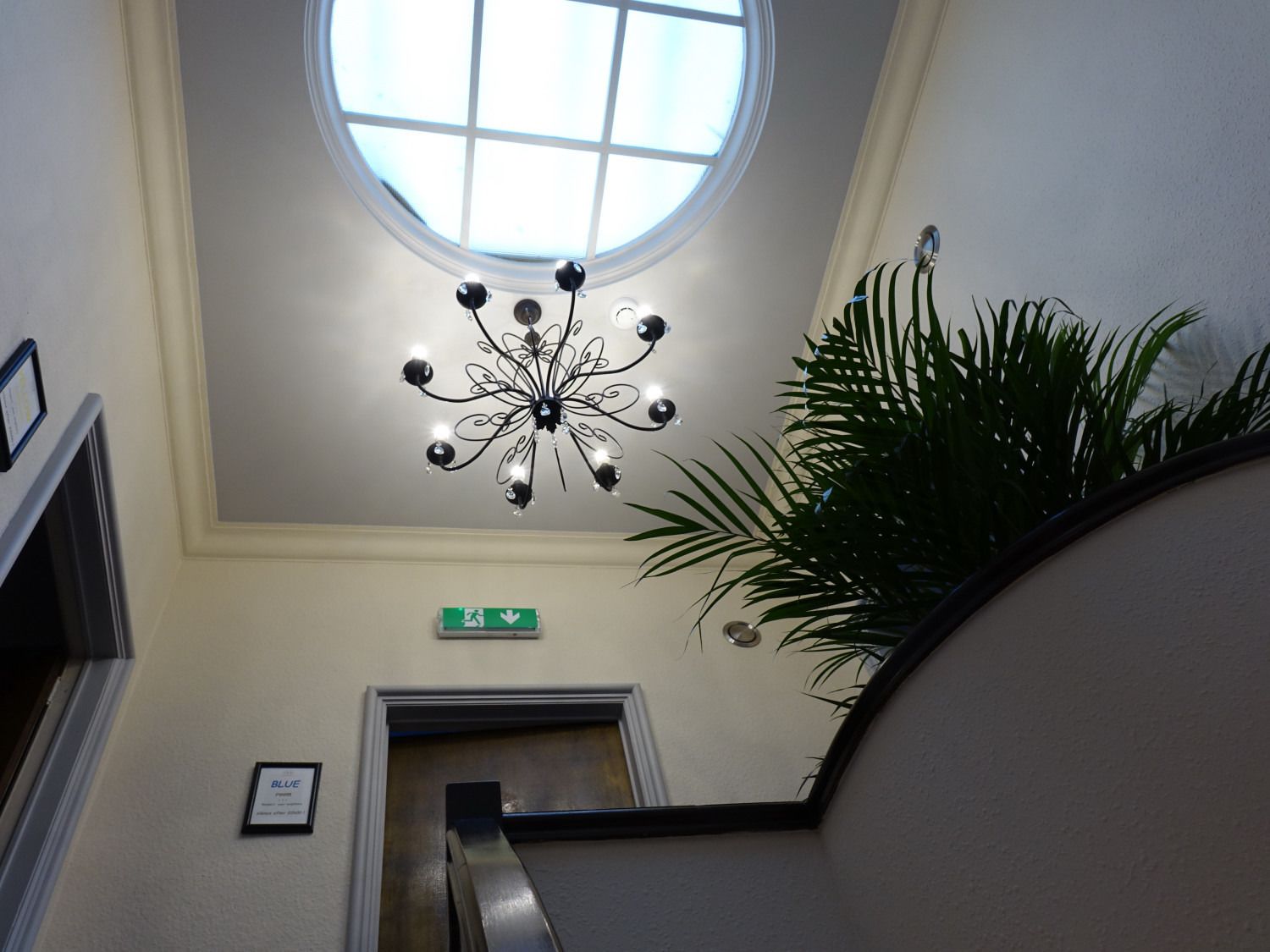 1 bedroom, Egyptian cotton sheets, premium bedding, down duvets