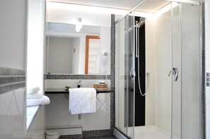 Superior Duplex, Terrace | Bathroom | Shower, designer toiletries, hair dryer, bidet - Sorrento Guest House (Sorrento)