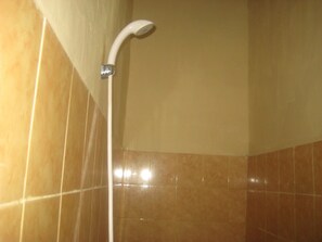 Bathroom shower - Syifa Homestay (Gili Trawangan)