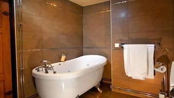 Wedding Suite, Sauna & Jetted tub | Bathroom | Jetted tub, free toiletries, hair dryer, bathrobes