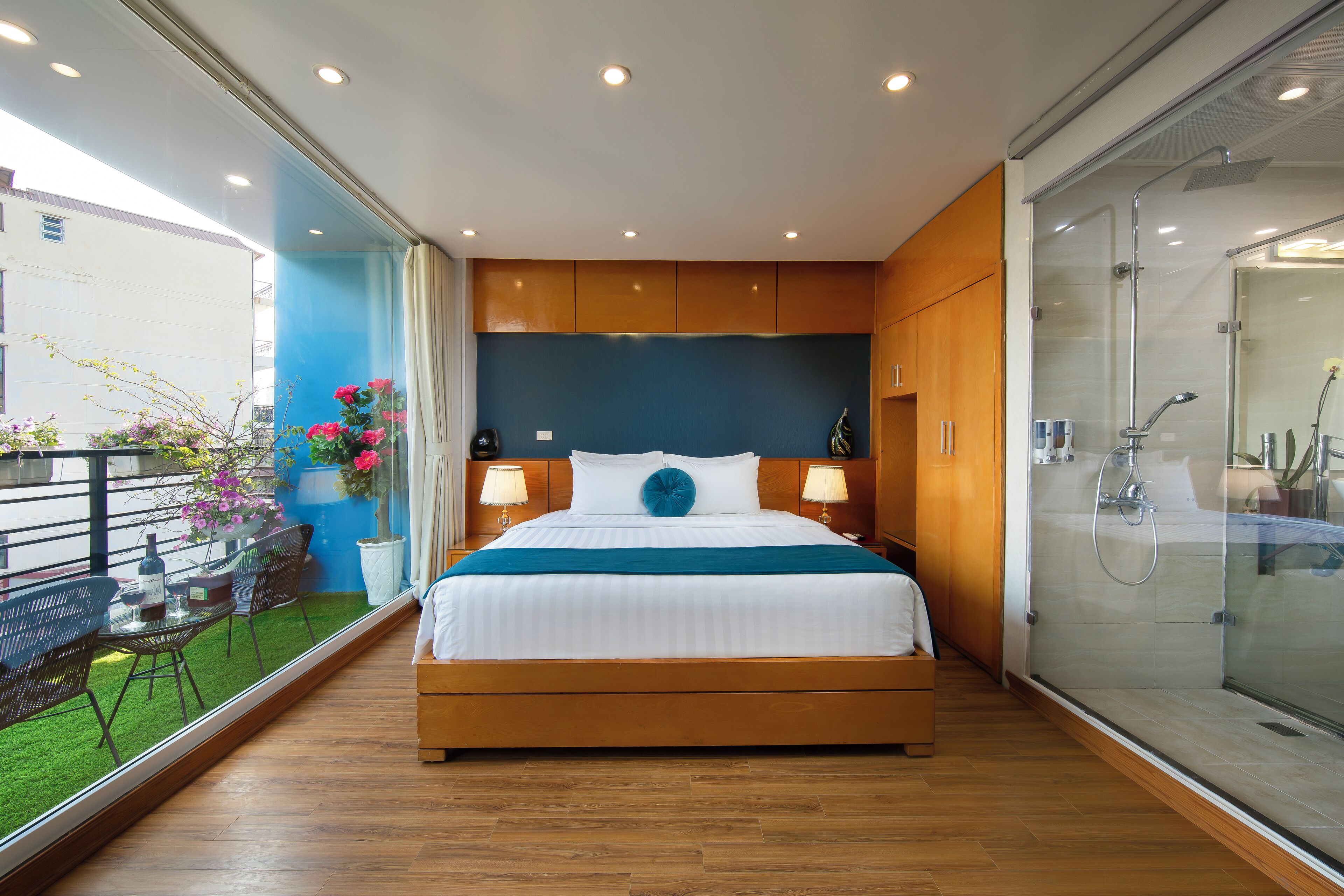 sauna, hot tub, steam room, body treatments, mud baths, hydrotherapy