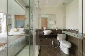 Family Suite Large Balcony & Terrace (9m2) City View | Bathroom - Hanoi Lotus Boutique Hotel (Hanoi)