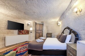 Double Room | Premium bedding, individually decorated, individually furnished, desk - Kayatas Cave Suites (Nevsehir)