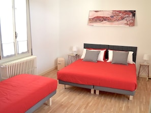 Iron/ironing board, free cribs/infant beds, rollaway beds, free WiFi - B&B Bonjour (Bergamo)