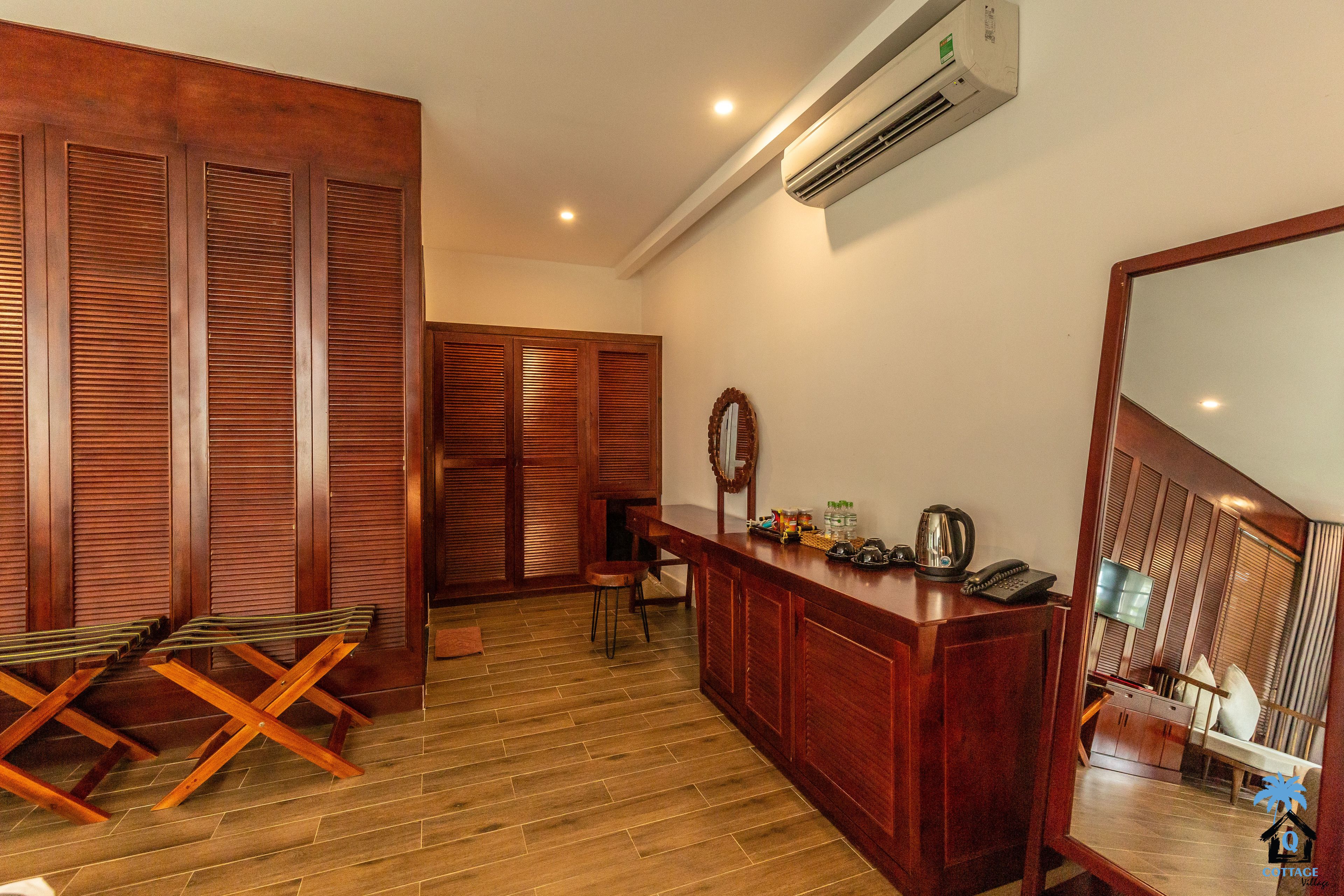 deluxe quadruple room | in-room safe, soundproofing, free wifi, bed sheets