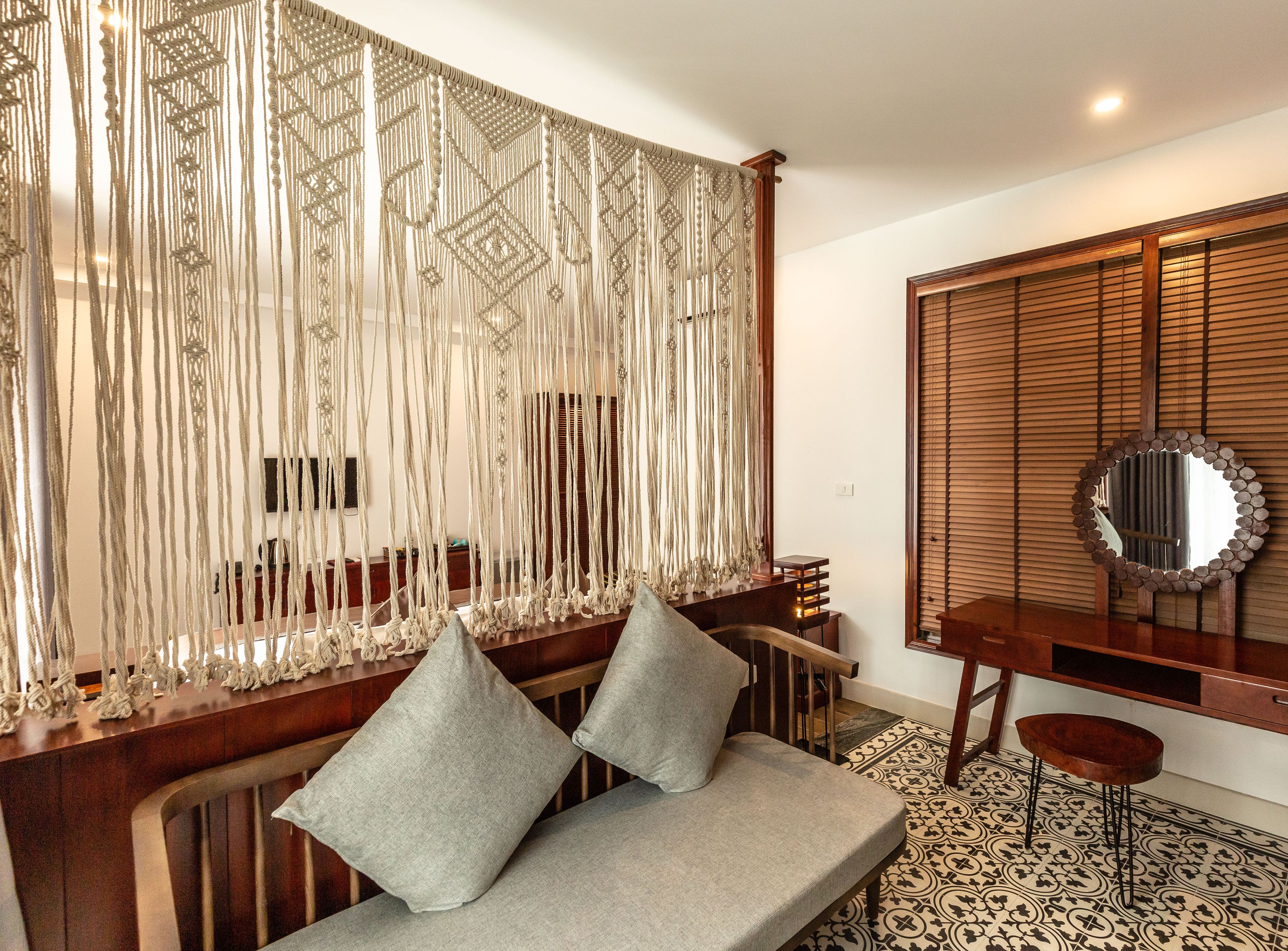 premium double room, 1 king bed, non smoking, garden view | living room | 32-inch flat-screen tv with cable channels, tv