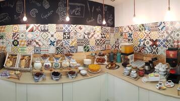 Gratis morgenmadsbuffet hver dag