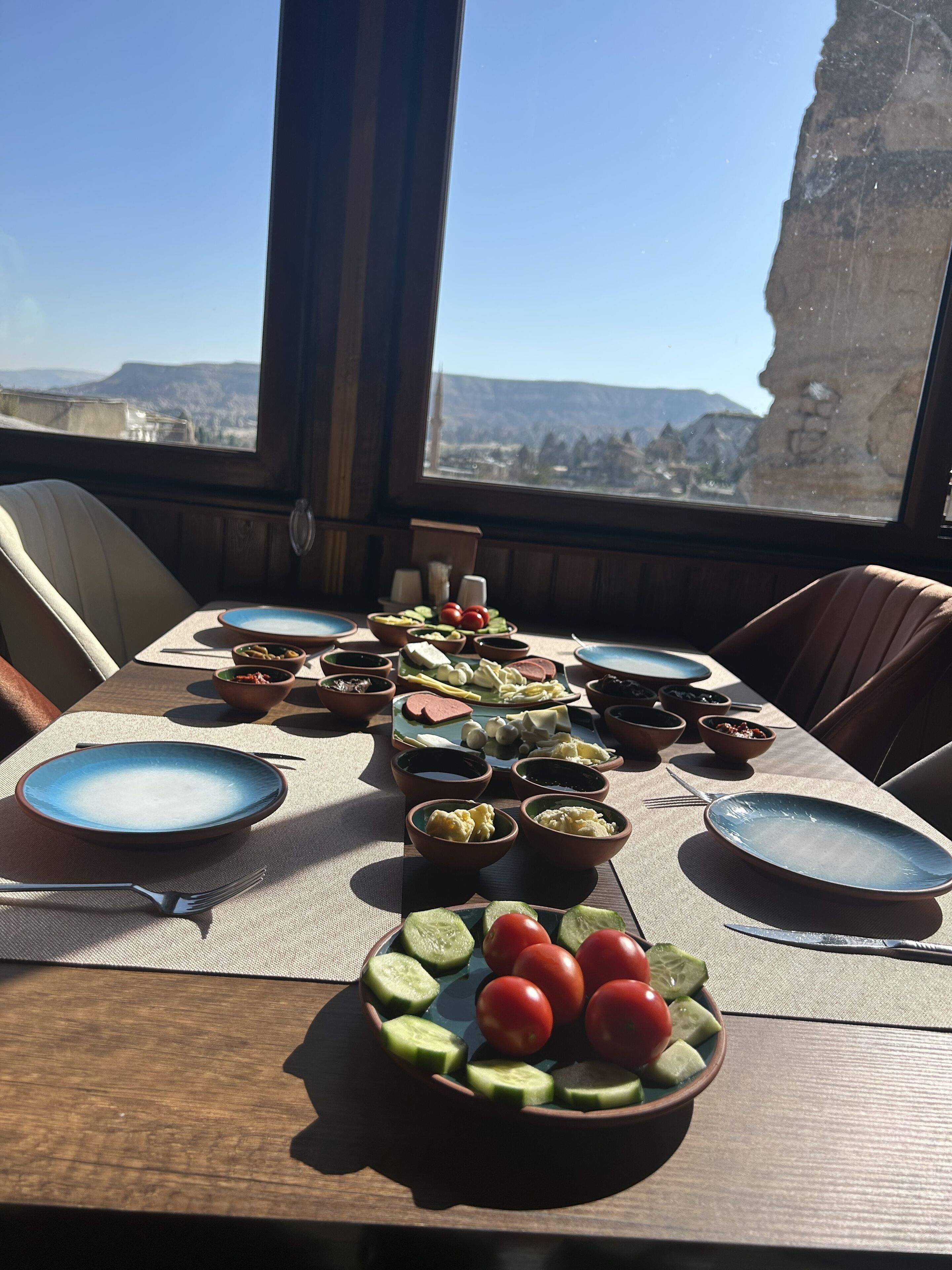 Breakfast, lunch, dinner served; Turkish cuisine 