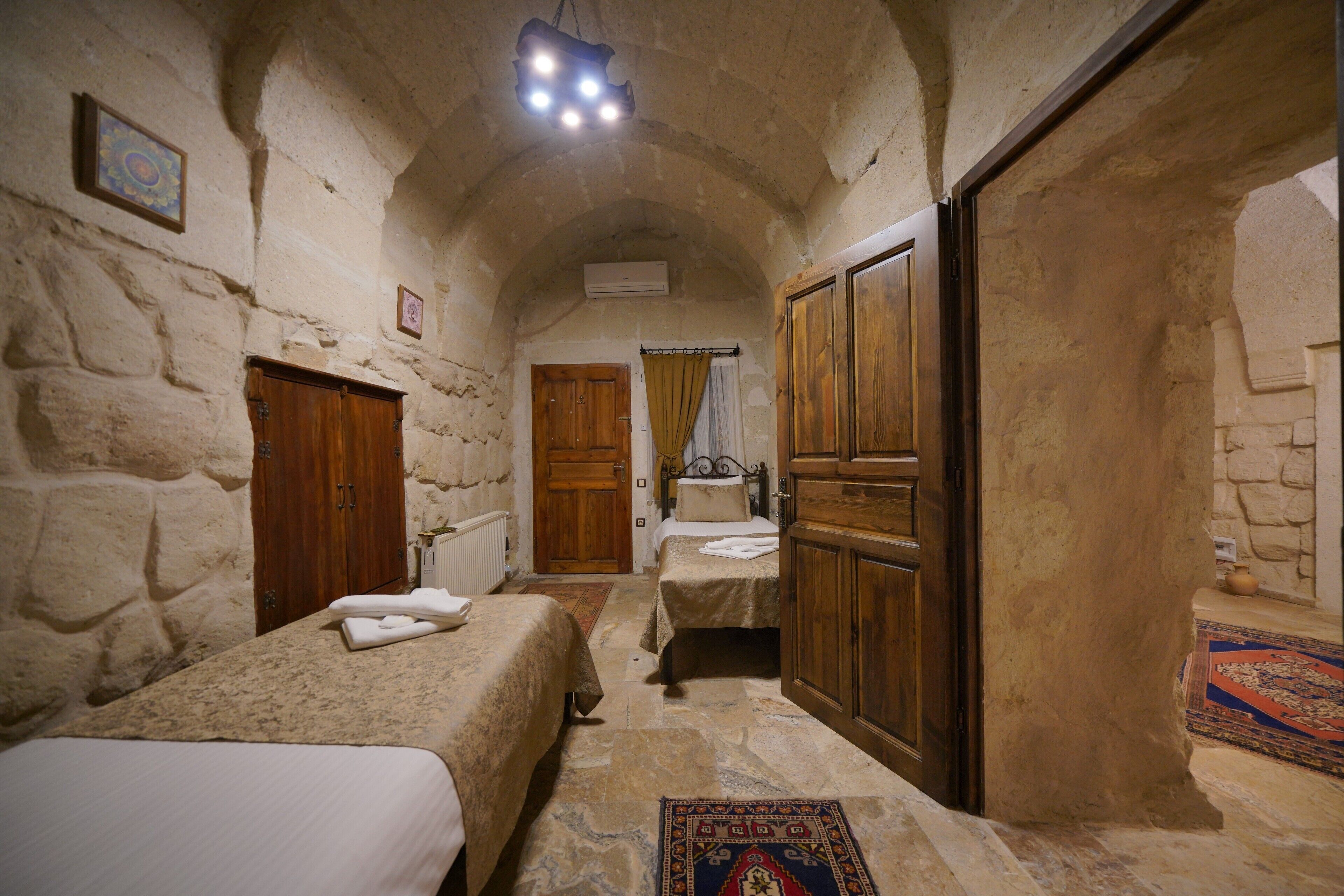 Photo - Emit Cave Hotel