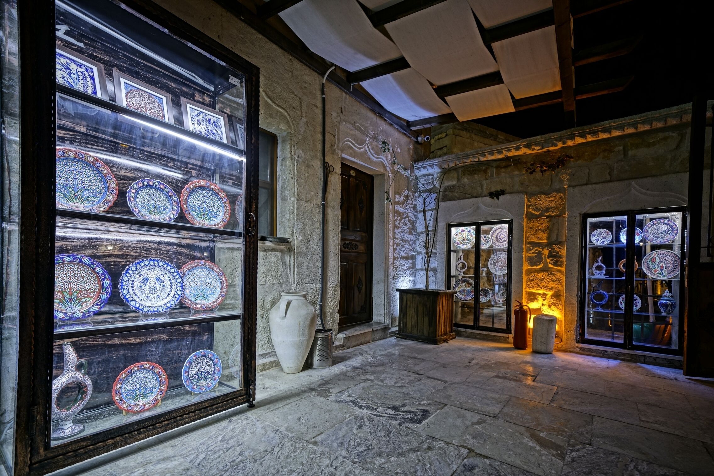 Photo - Emit Cave Hotel