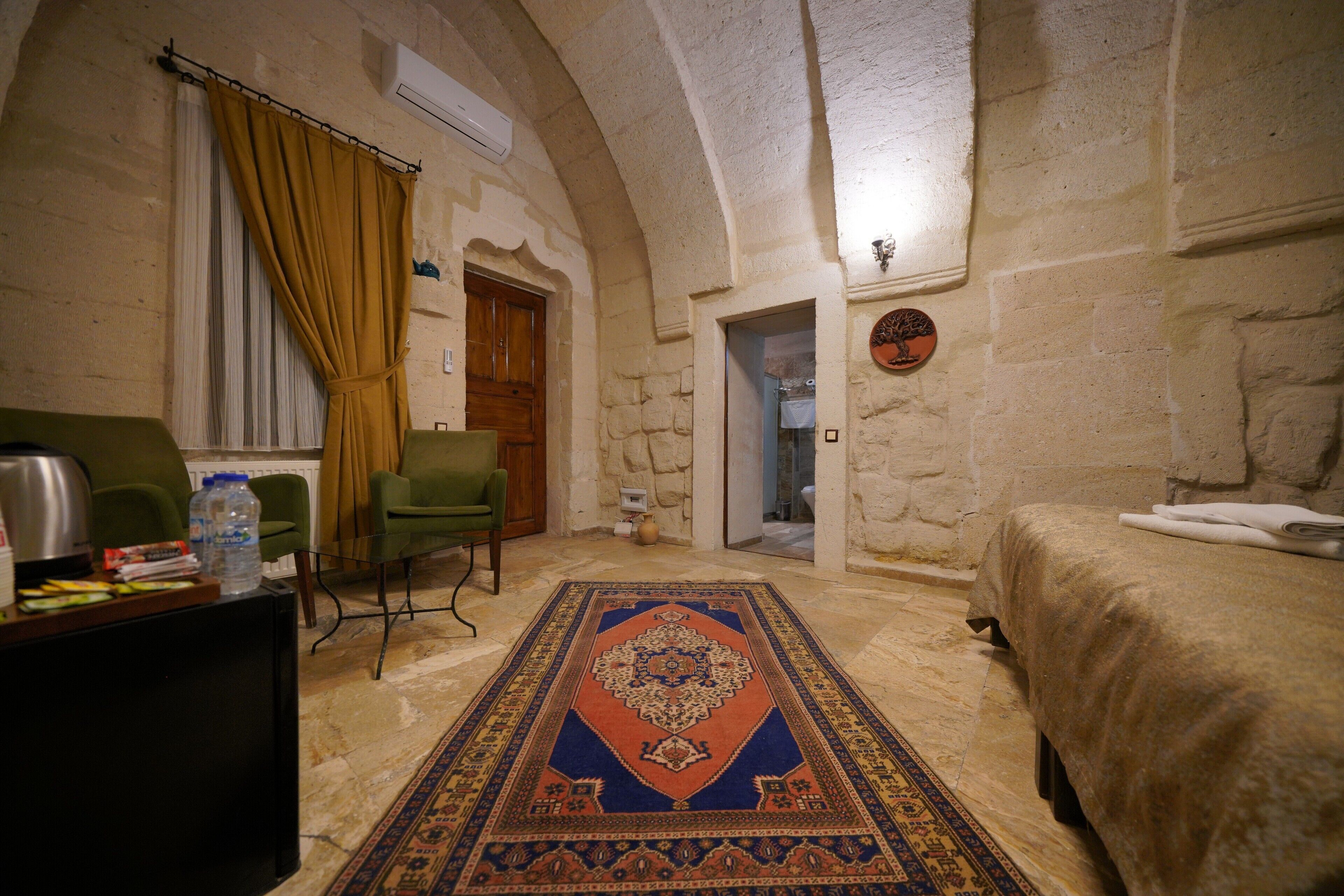 Photo - Emit Cave Hotel