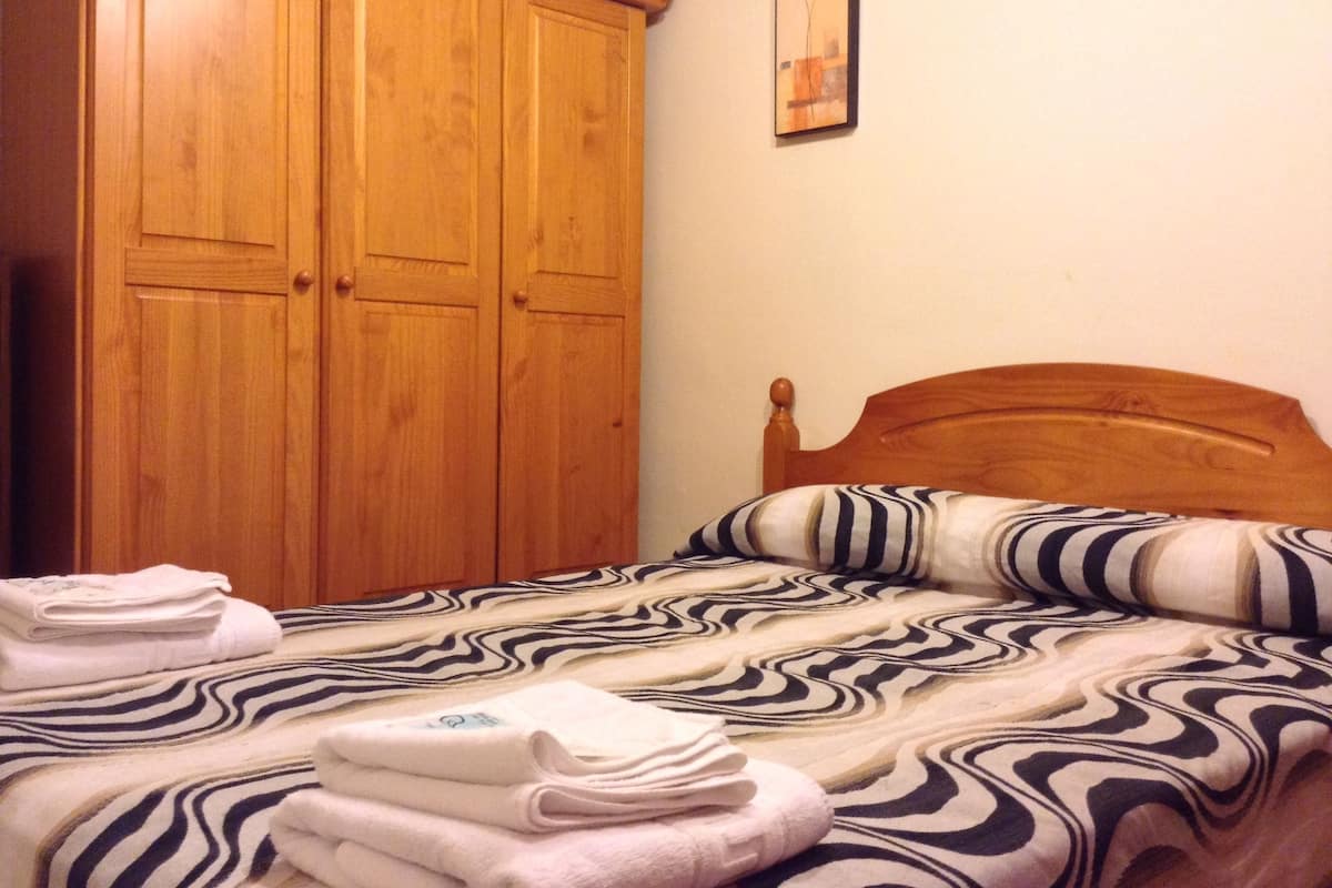 Double or Twin Room, Shared Bathroom | Blackout curtains, free WiFi