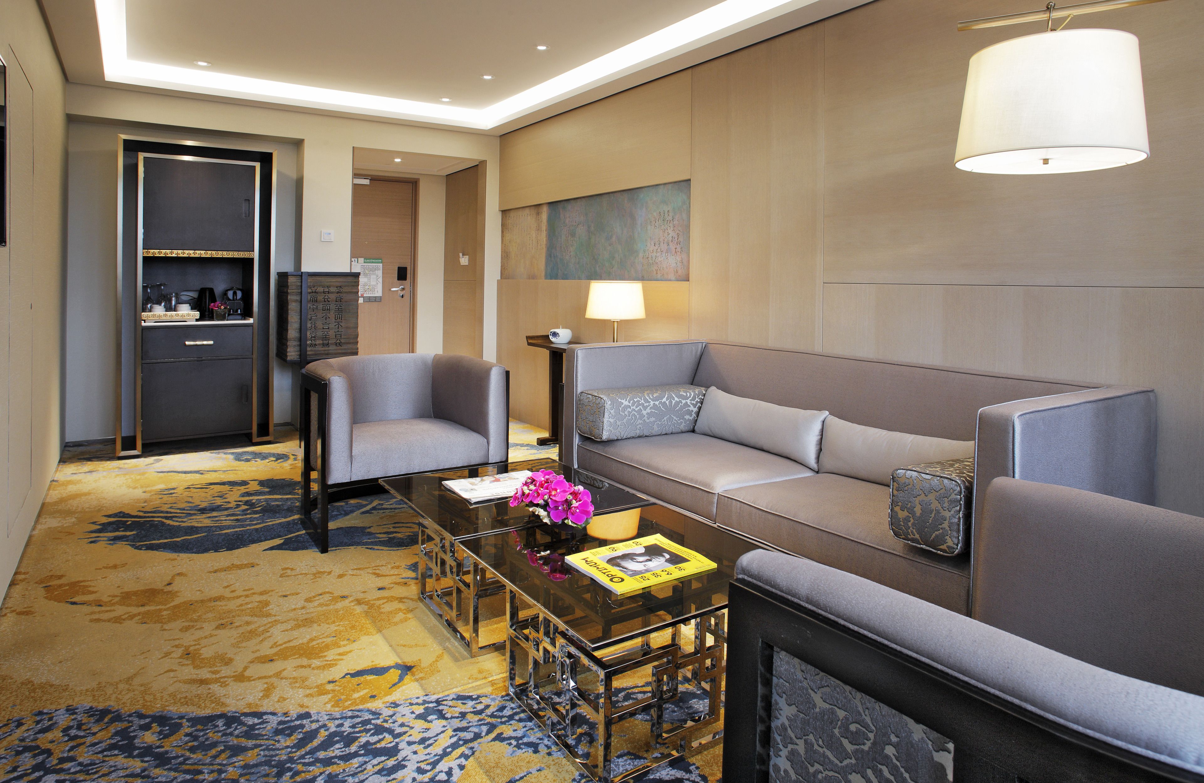 in-room safe, desk, laptop workspace, blackout curtains