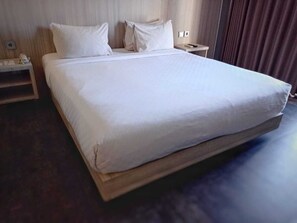 Familienzimmer, 1 Doppelbett | Hochwertige Bettwaren, Zimmersafe, Schreibtisch, Verdunkelungsvorhänge