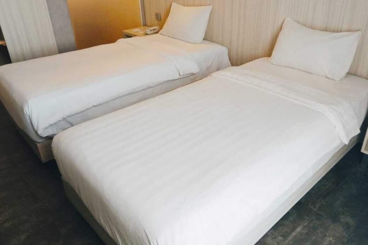 Deluxe Room | Premium bedding, in-room safe, desk, blackout curtains