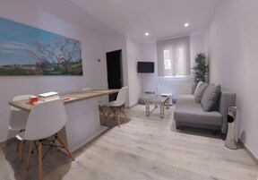 公寓, 3 间卧室 | 客厅 | 平板电视、DVD 播放器