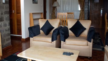 One Bedroom Standard Apartment | Living area