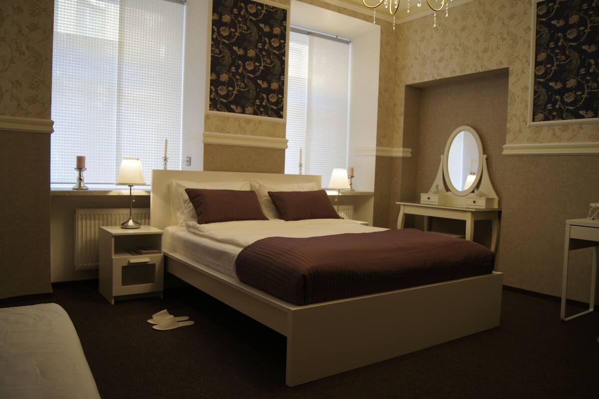 Double Room | Desk, iron/ironing board, free WiFi, bed sheets