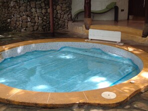 Indoor spa tub