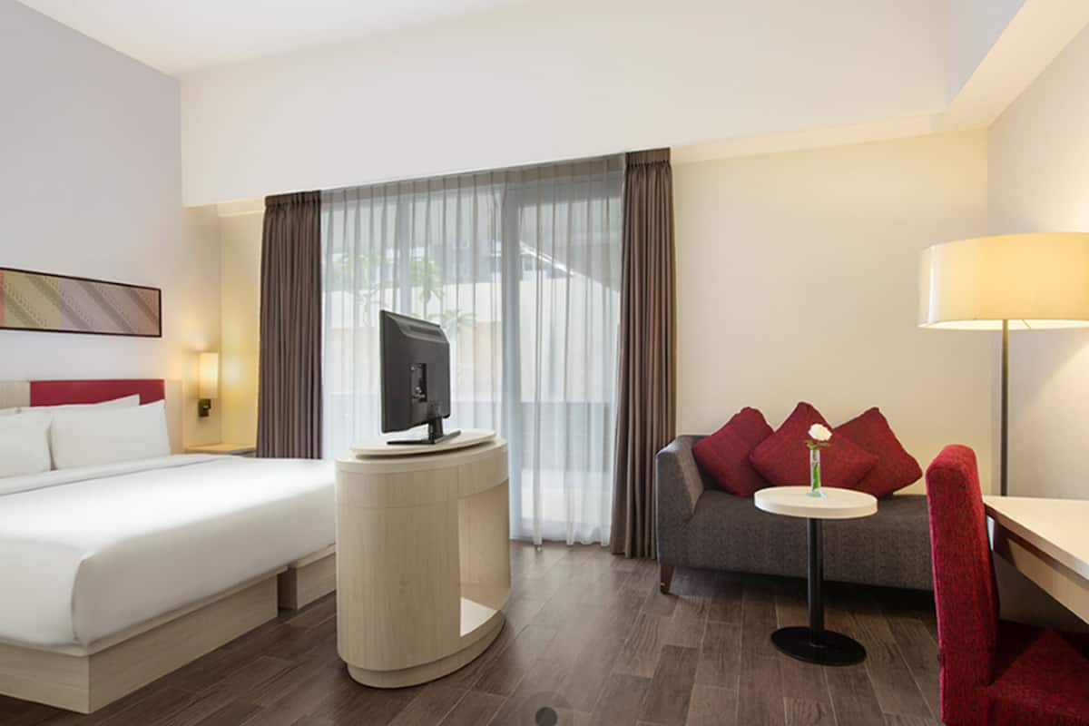 minibar, in-room safe, desk, blackout curtains