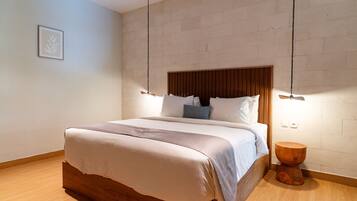 Executive Villa, 5 Bedrooms, Hill View | 5 bedrooms, premium bedding, desk, soundproofing