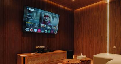 Tulip Hill View Villa 6 BR Heated Pool Movie Room