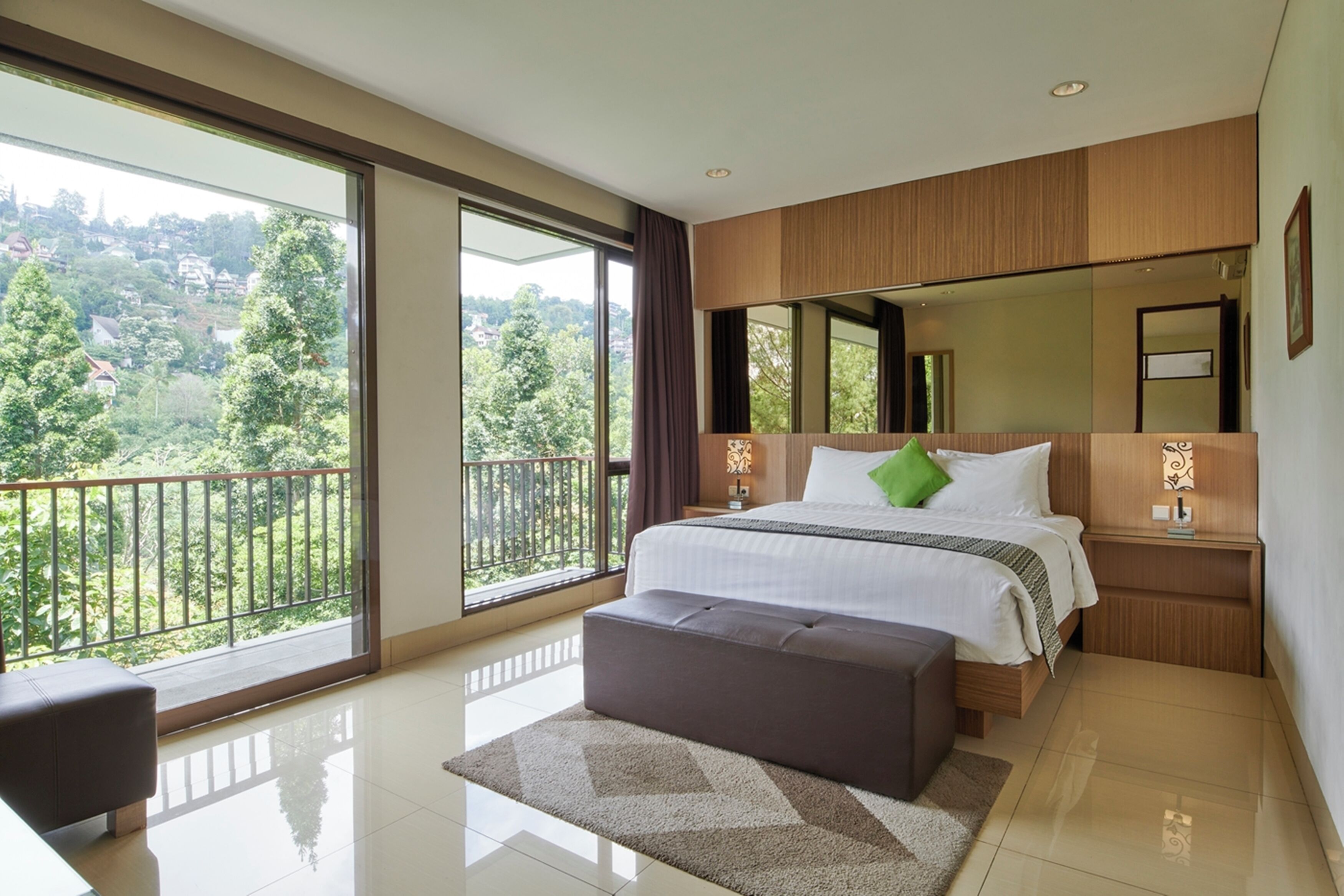 行政別墅, 5 間臥室, 山景 | 5 間睡房、高級寢具、書桌、熨斗/熨衫板