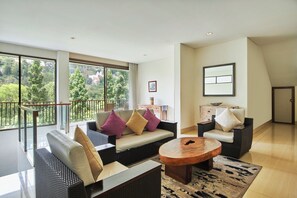 LED-TV og DVD-spiller