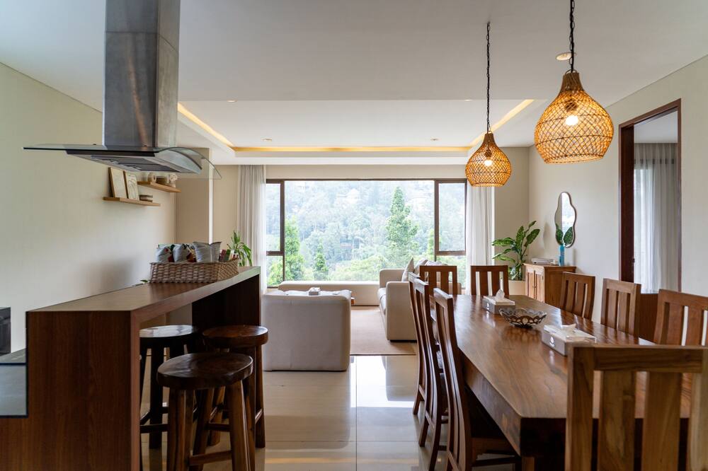 Tulip Hill View Villa 6 Bedrooms With a Private Heated Swimming Pool and a Movie Room and a Billaird Table