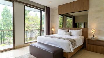 Executive Villa, 5 Bedrooms, Hill View | Ruang tamu | TV LED, pemain DVD