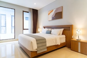 5 habitaciones, ropa de cama de alta calidad y escritorio