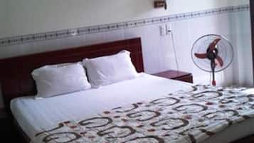 Minibar, desk, free WiFi