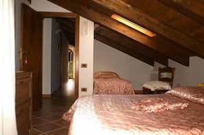 In-room safe, desk, soundproofing, cots/infant beds