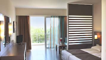 Studio, Balkon, Gartenblick | 1 Schlafzimmer, Zimmersafe, Schreibtisch, Verdunkelungsvorhänge