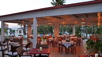 Frühstück, Mittagessen und Abendessen