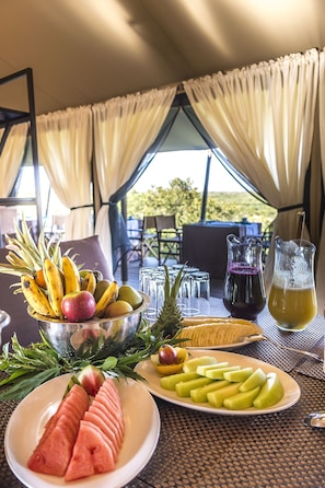 Tägliches inbegriffenes Frühstücksbuffet
