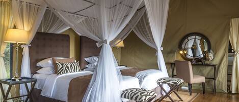 Telt – president | Sengetøy av topp kvalitet, minibar, safe på rommet og skrivebord