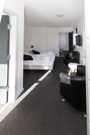 Double Room | Individually furnished, soundproofing, free WiFi, bed sheets - Skagen Hotel Annex (Skagen)