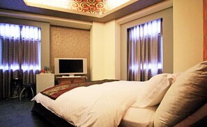 Habitación doble clásica | Decoración personalizada, muebles diferentes, camas extra y wifi gratis
