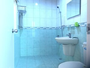 Free toiletries, hair dryer, slippers, towels - Nan Wan KiKi BnB (Hengchun)