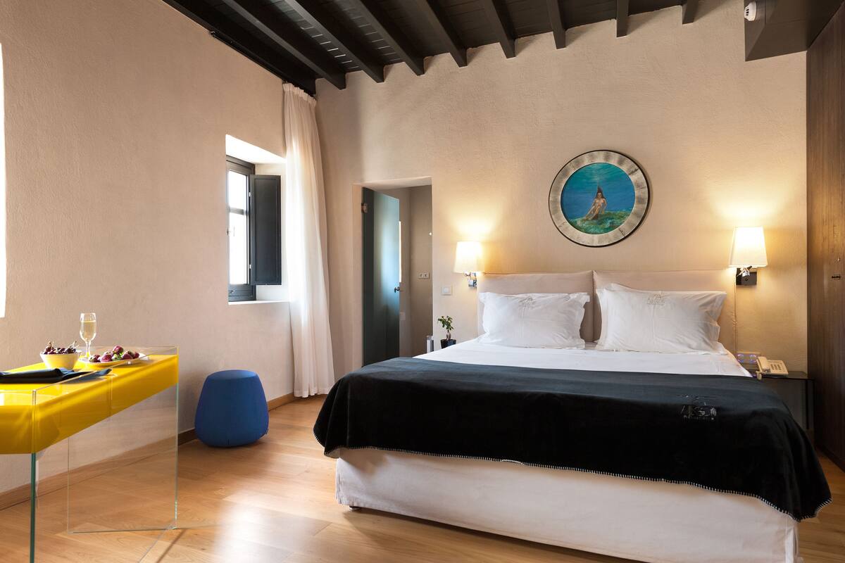 Junior Suite (Orpheus) | 1 bedroom, Egyptian cotton sheets, hypo-allergenic bedding available