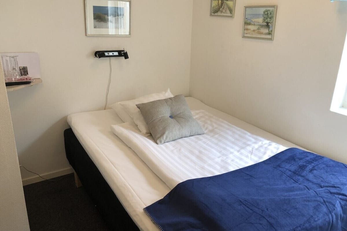 Habitación individual económica | 2 habitaciones, wifi gratis y ropa de cama