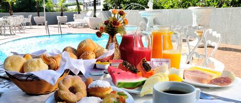 2 restaurants, breakfast served