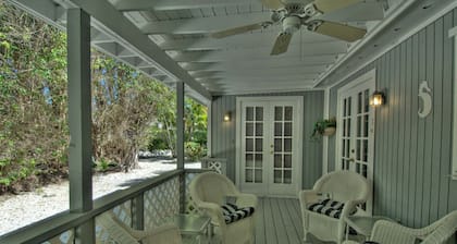 Seahorse Cottages on Sanibel - Adults Only